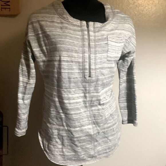 Tommy Bahama Sweat shirt - Picture 1 of 5